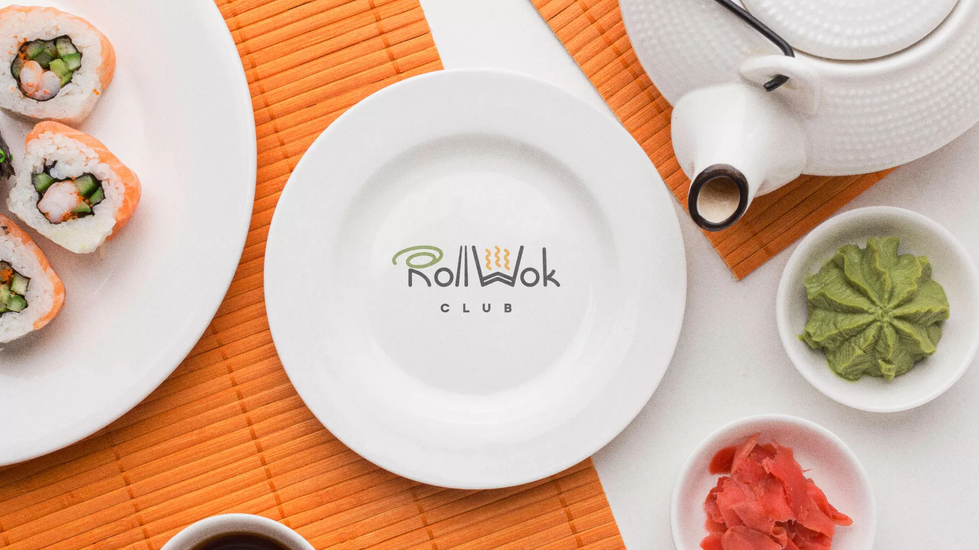 Разработка логотипа и фирменного стиля суши-бара «Roll Wok Club» в Новороссийске